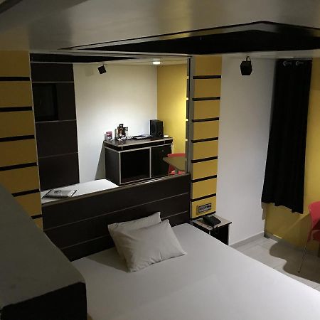 Luna Motel (Adults Only) เซาเบร์นาโด ดู กัมโป ภายนอก รูปภาพ